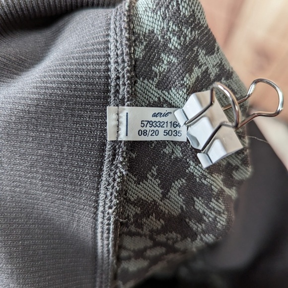 Aerie Offline Gray Snake Print High Waisted 7/8 Leggings Women’s - Picture 5 of 7